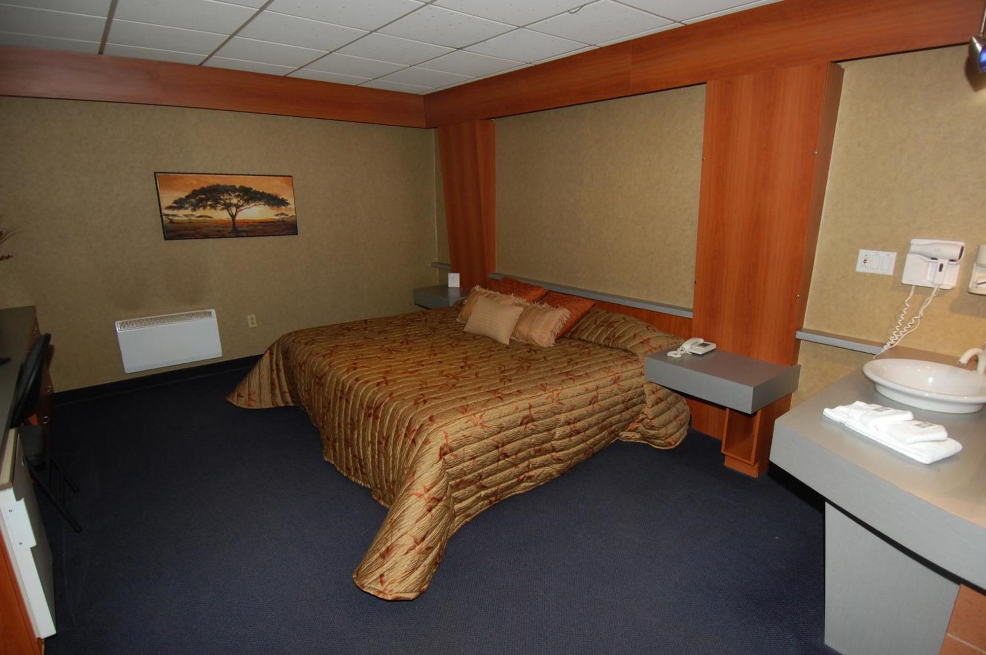 Motel Capri Et Suites Repentigny Εξωτερικό φωτογραφία