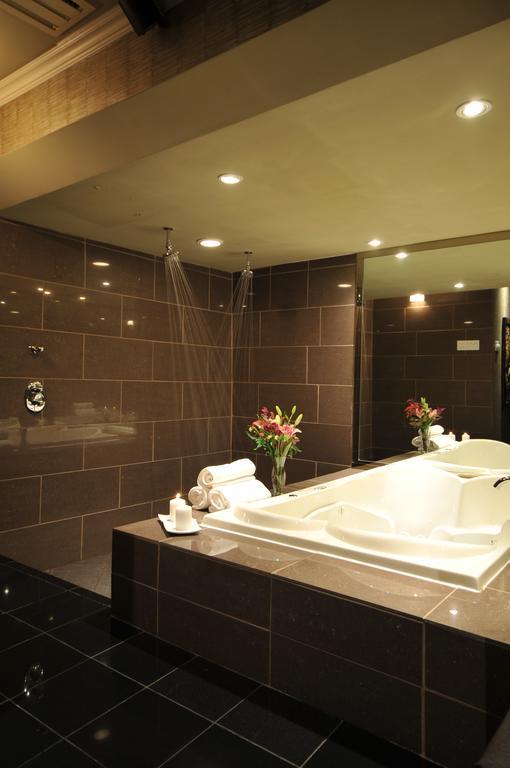 Motel Capri Et Suites Repentigny Εξωτερικό φωτογραφία