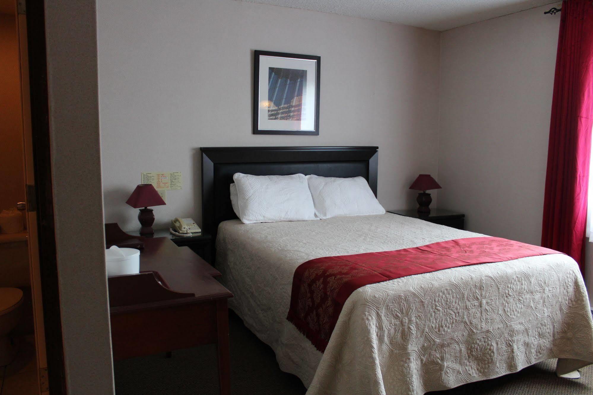Motel Capri Et Suites Repentigny Εξωτερικό φωτογραφία
